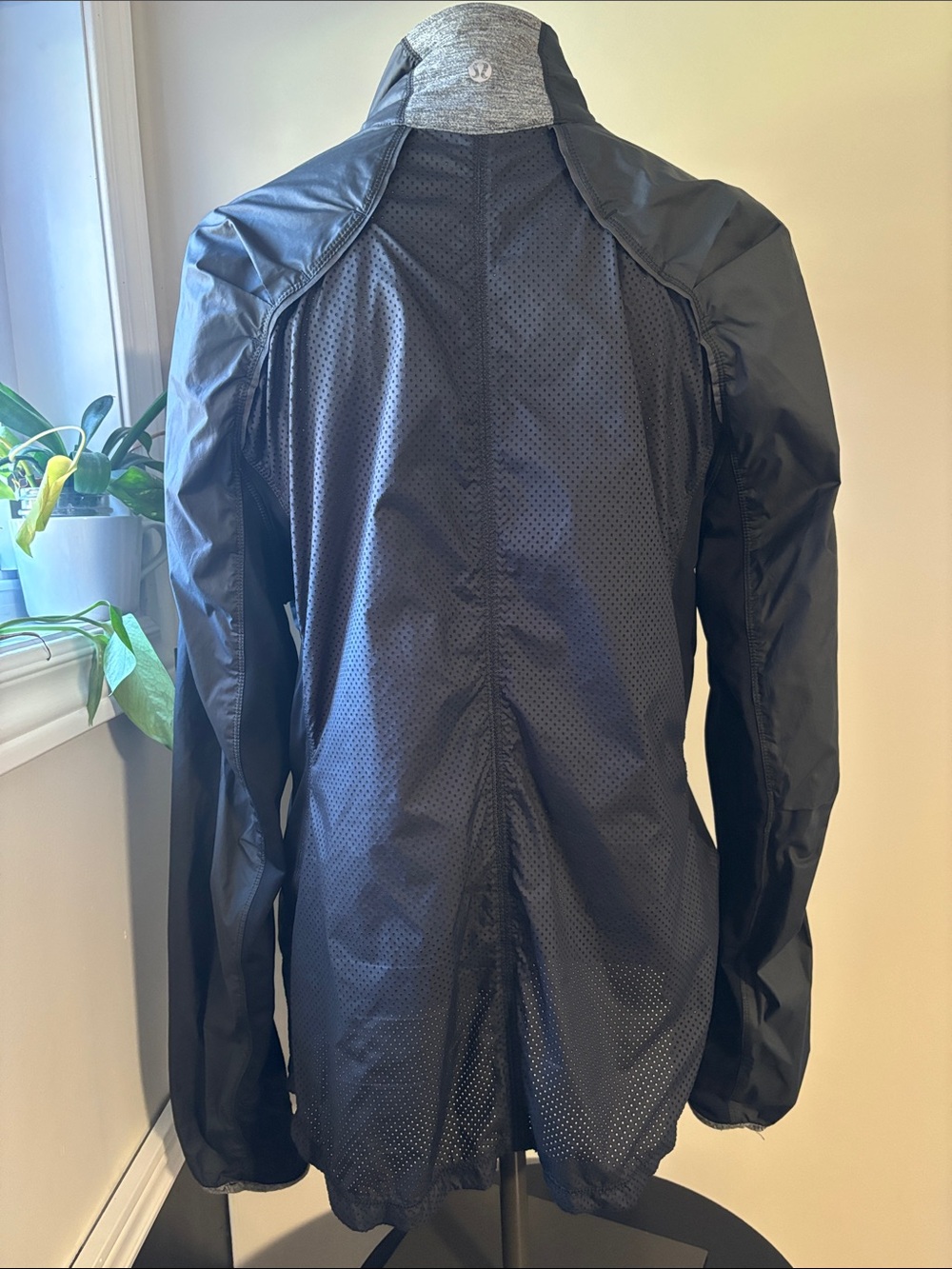 LULULEMON Run jacket - Picture 5 of 11
